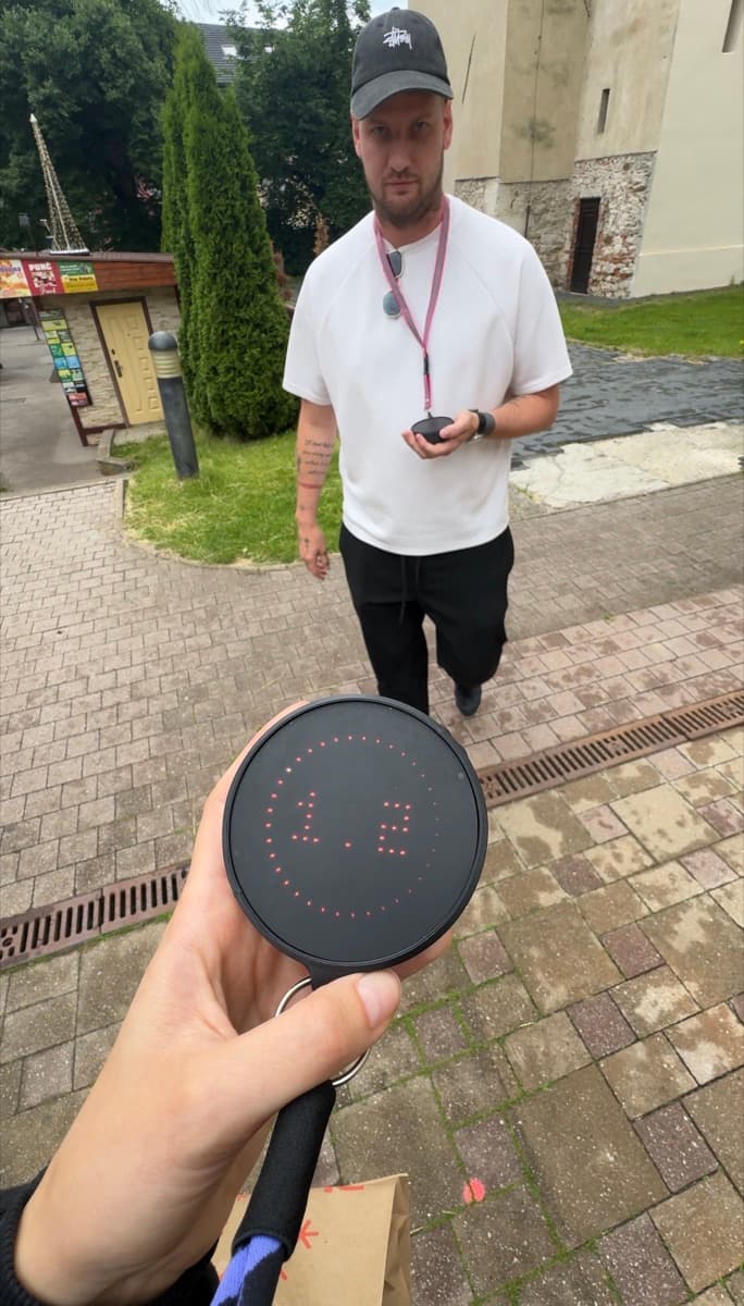 aura device counting down 1.2 meters to andrej